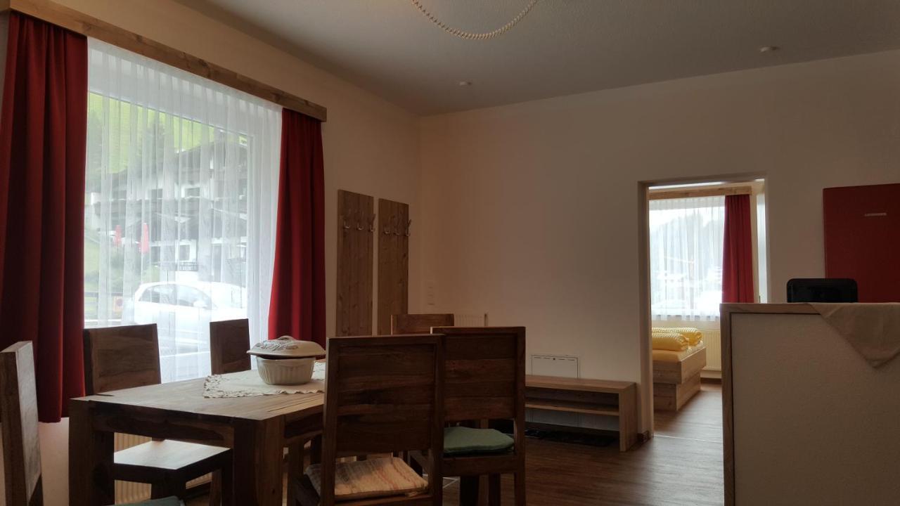 Appartement Juns Tux Eksteriør bilde