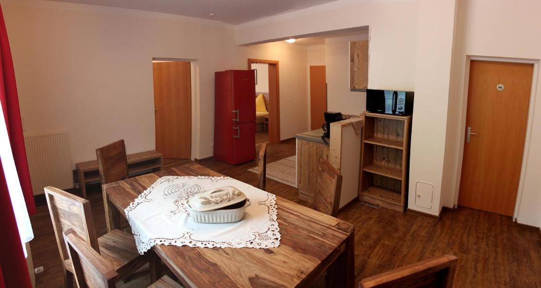 Appartement Juns Tux Eksteriør bilde