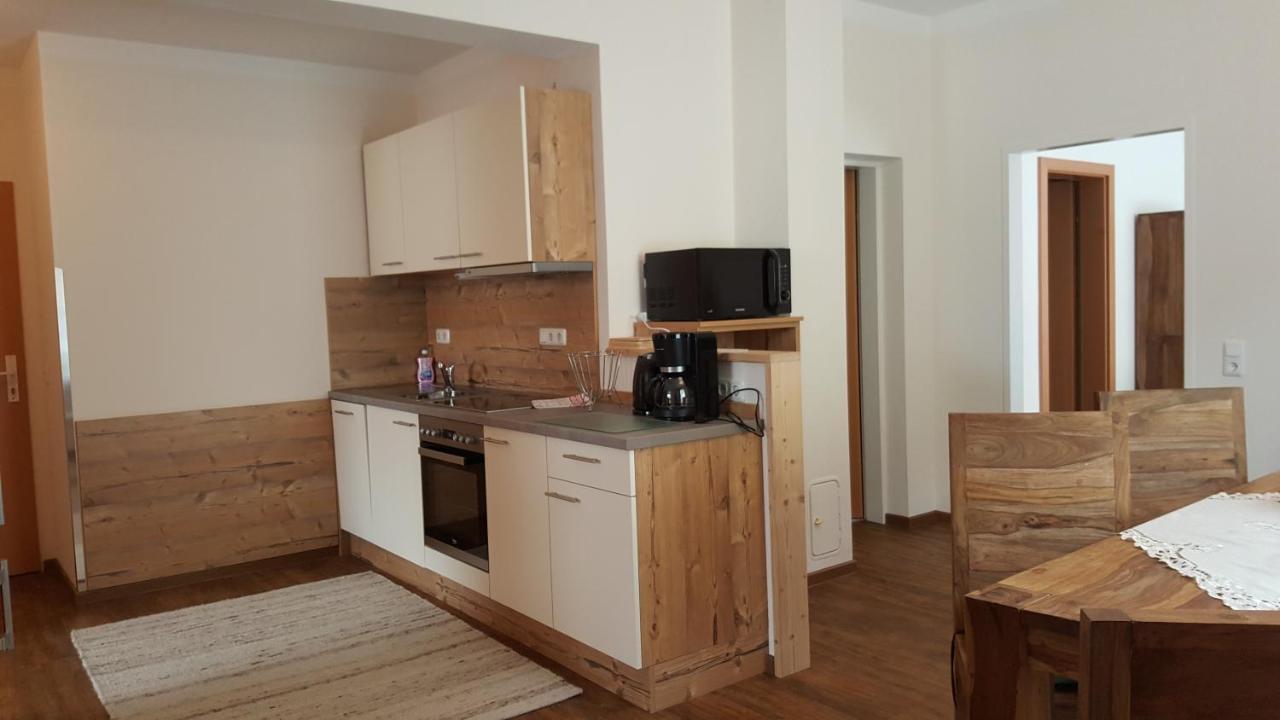 Appartement Juns Tux Eksteriør bilde