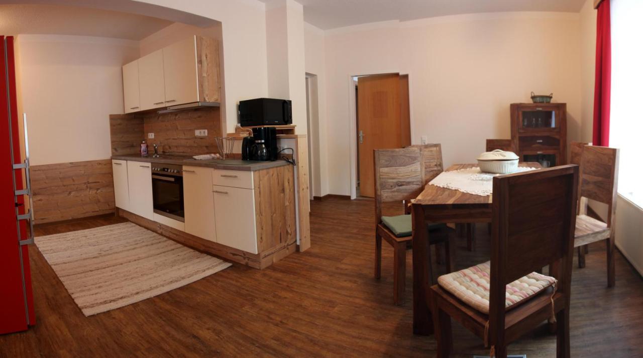 Appartement Juns Tux Eksteriør bilde