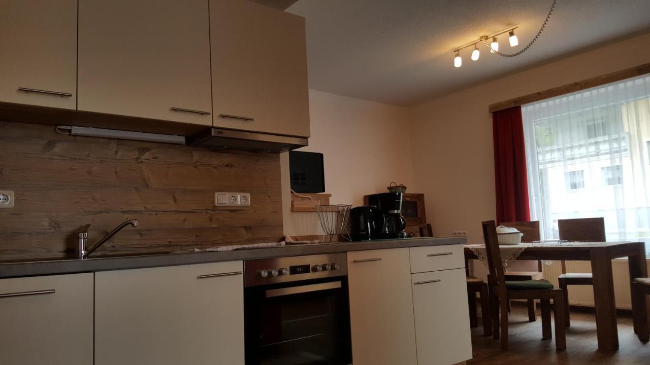 Appartement Juns Tux Eksteriør bilde