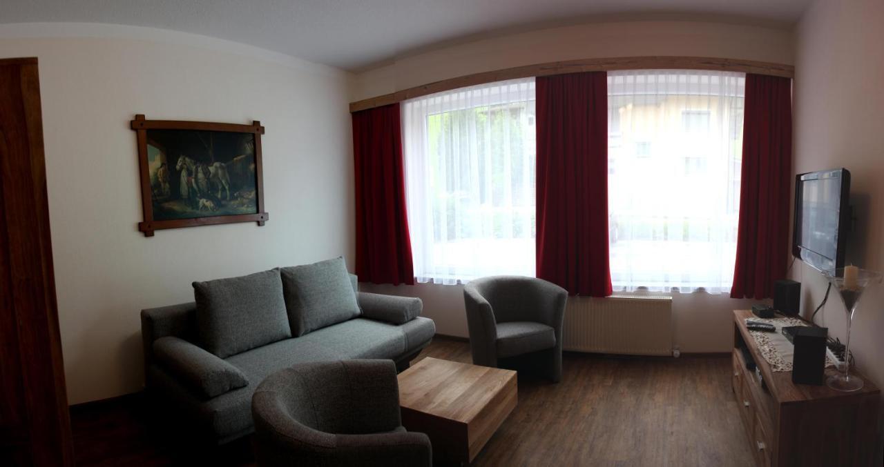 Appartement Juns Tux Eksteriør bilde